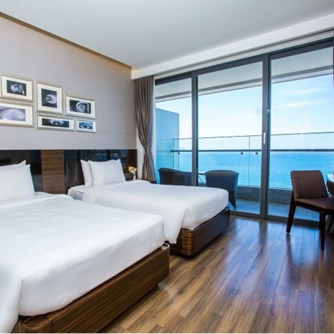 Khách Sạn Queen Ann Nha Trang